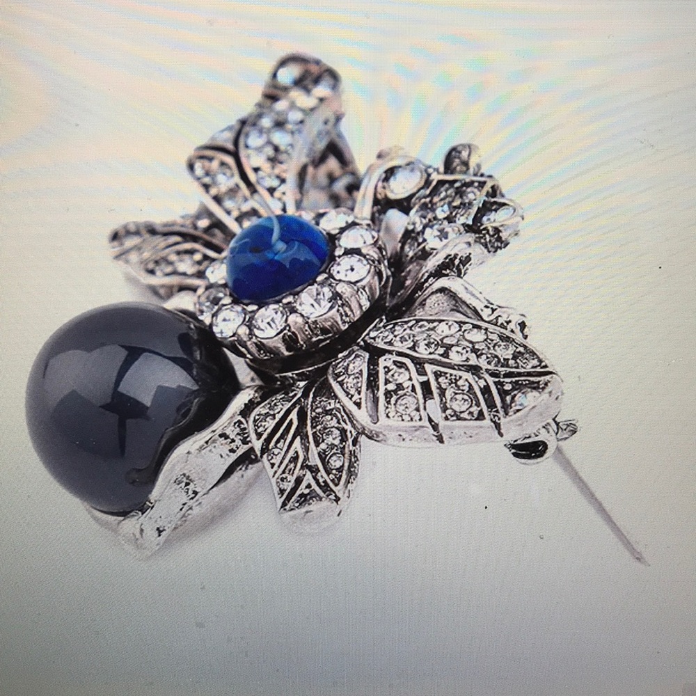 Brooch - Picture 3 of 5